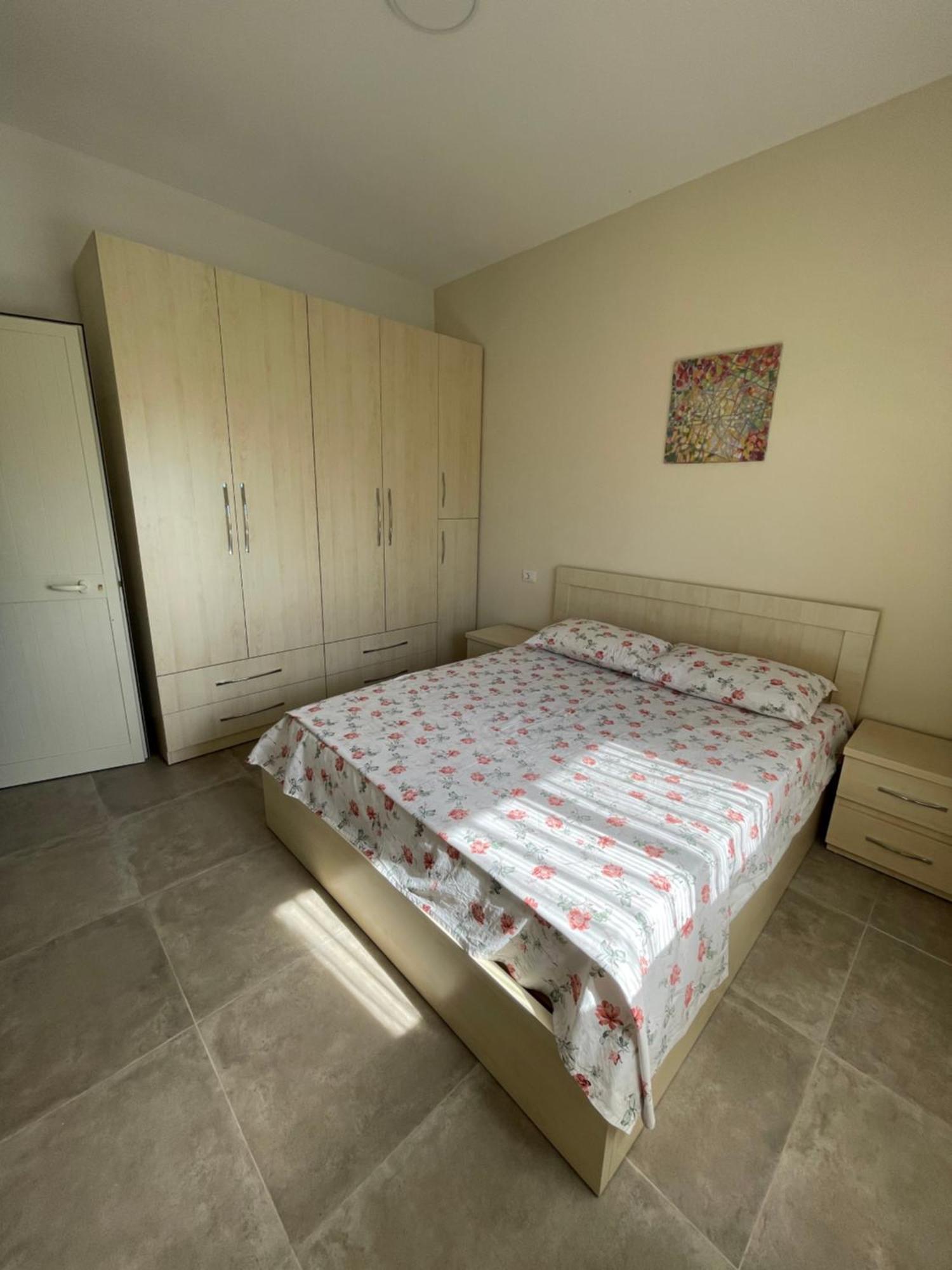 Villa Rei Baks-Rrjoll Exteriör bild